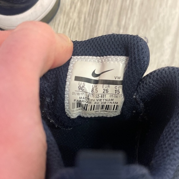 Nike Boys Size 9 Sneakers navy blue - Picture 5 of 9